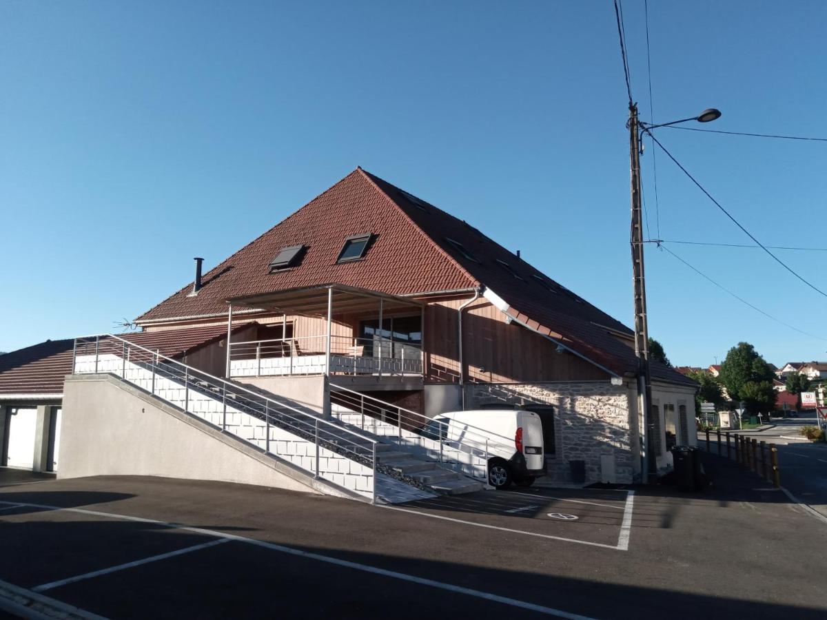 Grand Appartement Prive Neuf Avec Loggia Orchamps-Vennes Buitenkant foto